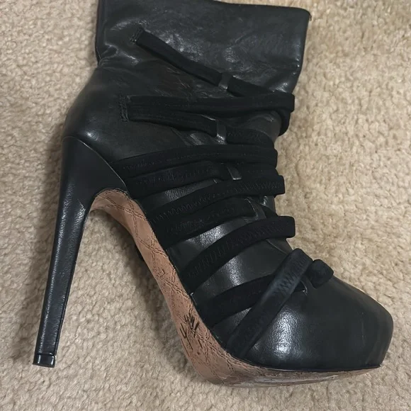 L.A.M.B. Heels - Picture 5 of 14